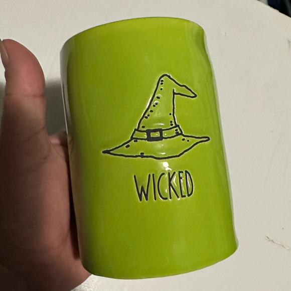Rae Dunn Wicked Green Candle - Picture 1 of 6